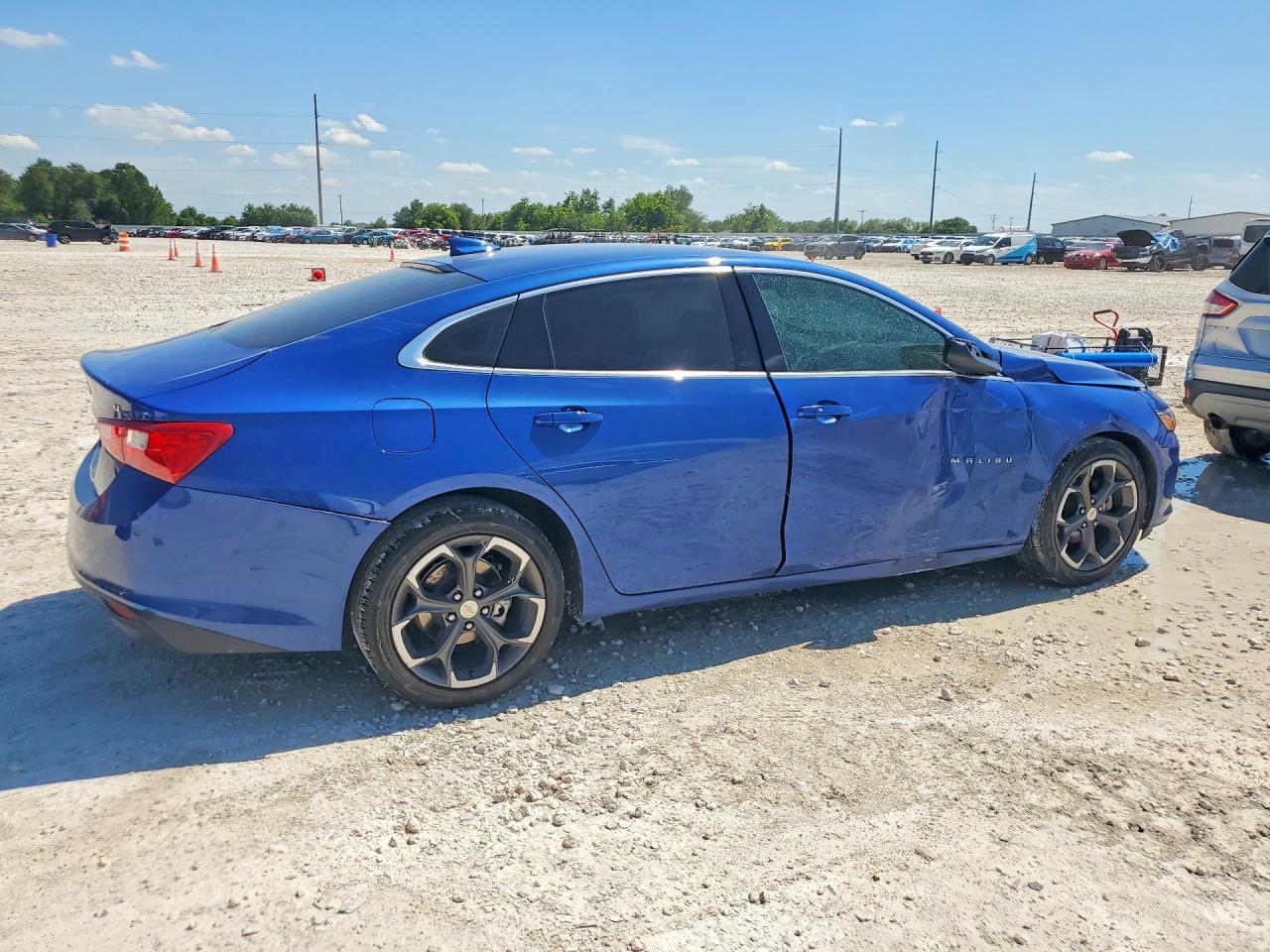 2023 CHEVROLET MALIBU LT — снимка 3