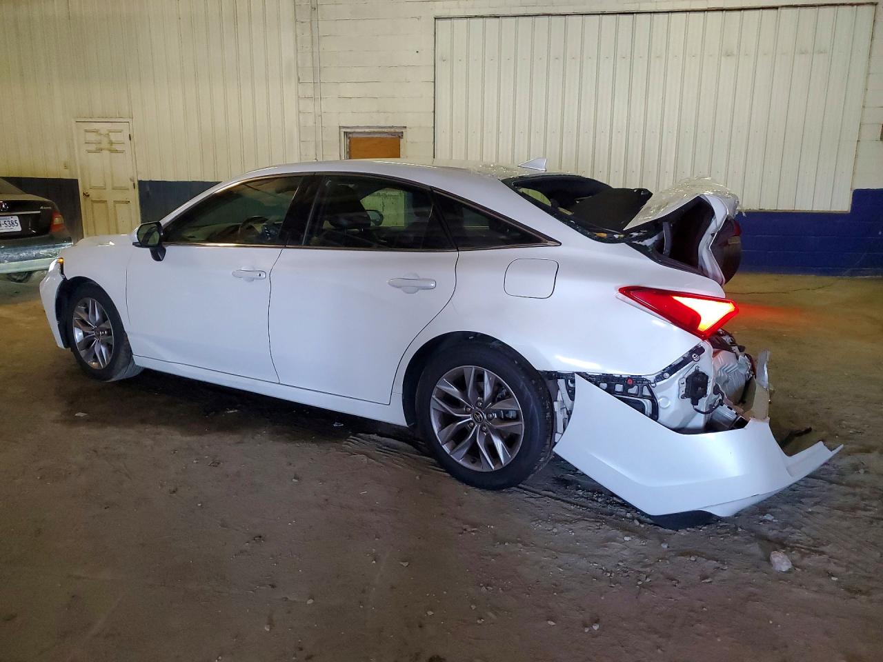 2021 TOYOTA AVALON XLE — снимка 2