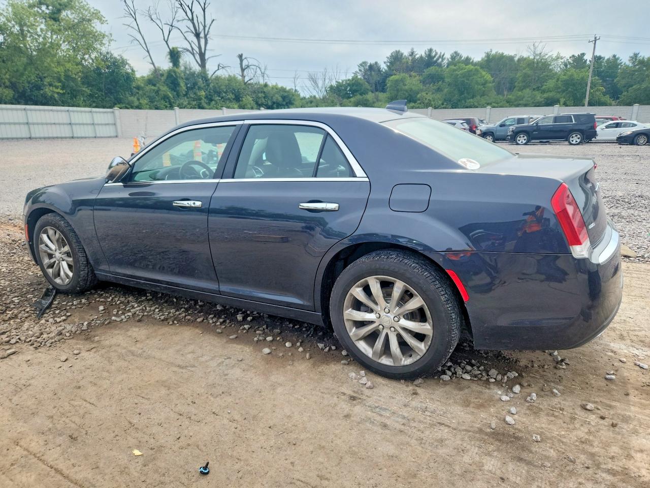2017 CHRYSLER 300 LIMITED — снимка 2