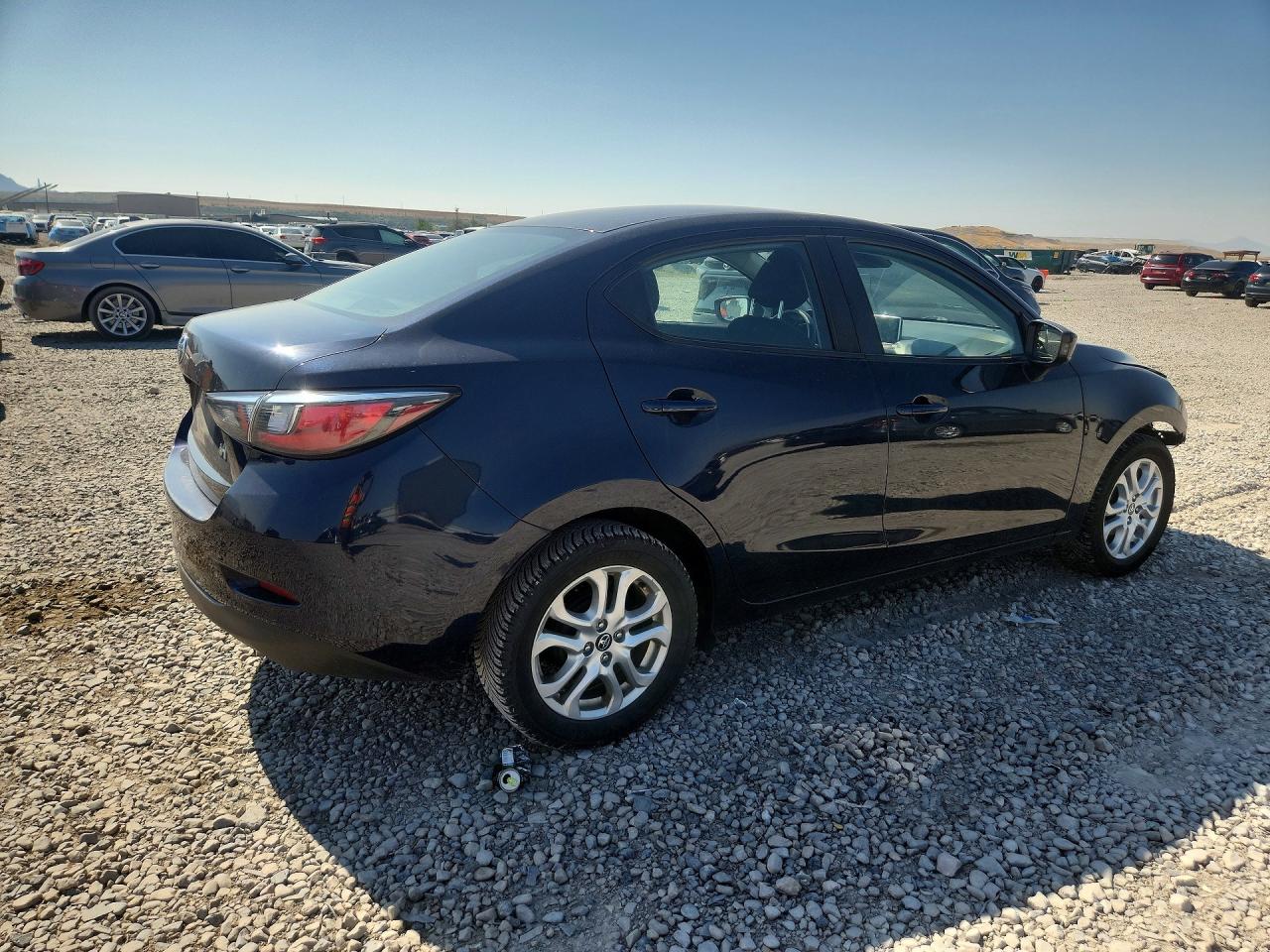 2017 TOYOTA YARIS IA BASE — снимка 3