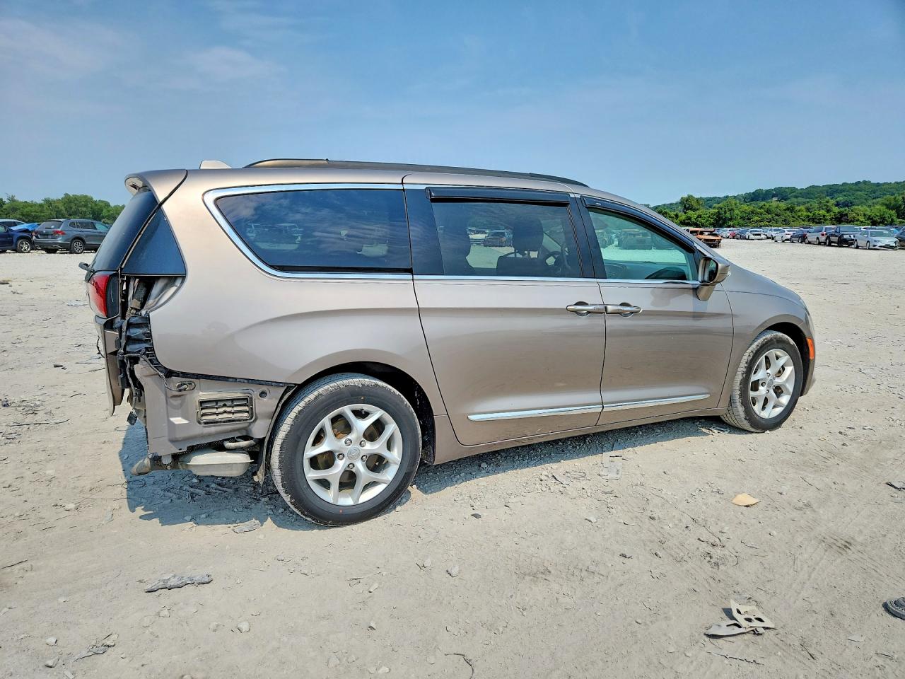 2017 CHRYSLER PACIFICA TOURING L — снимка 3