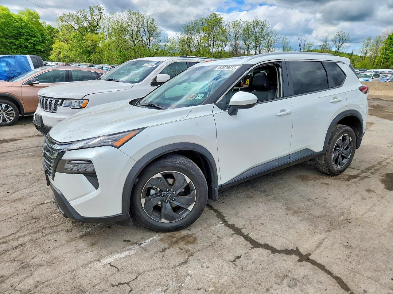 2024 NISSAN ROGUE SV