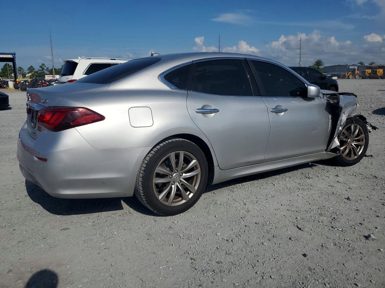 2018 INFINITI Q70 3.7 LUXE — снимка 3