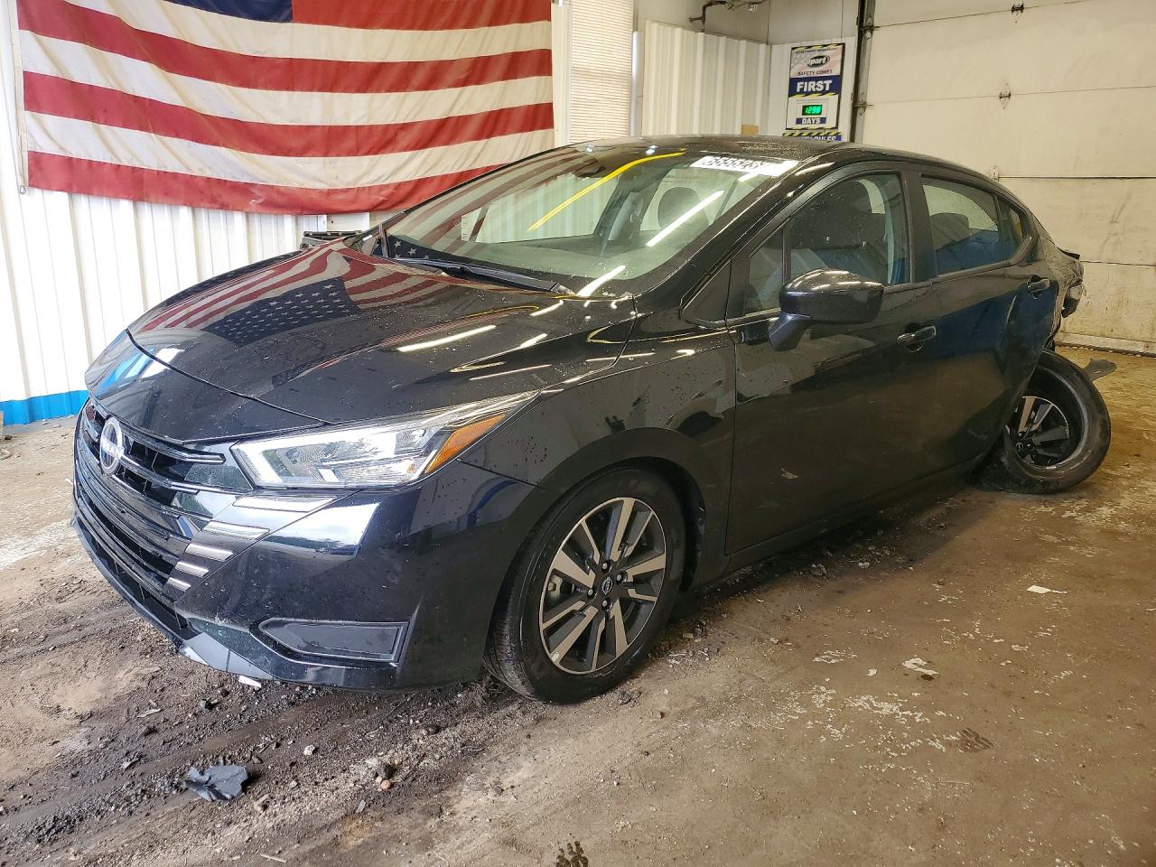 2025 NISSAN VERSA SV