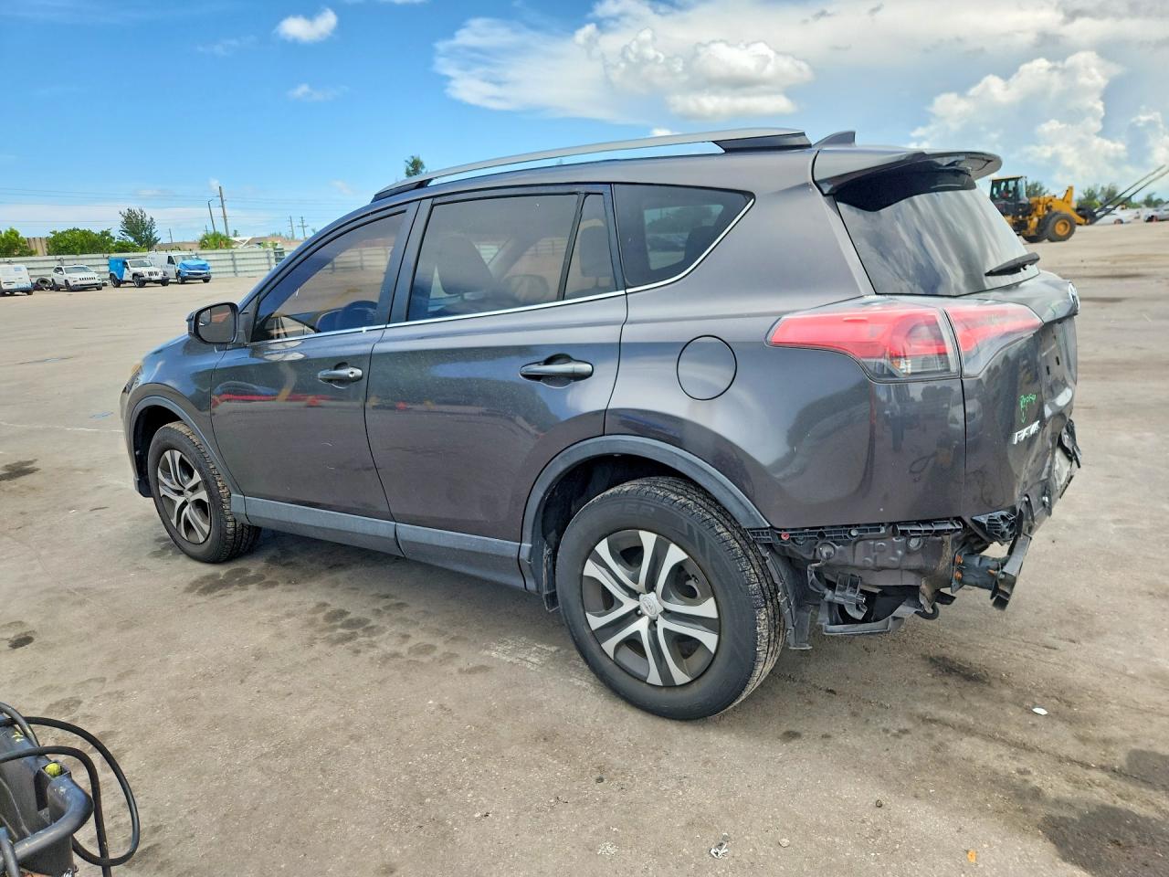 2018 TOYOTA RAV4 LE — снимка 2