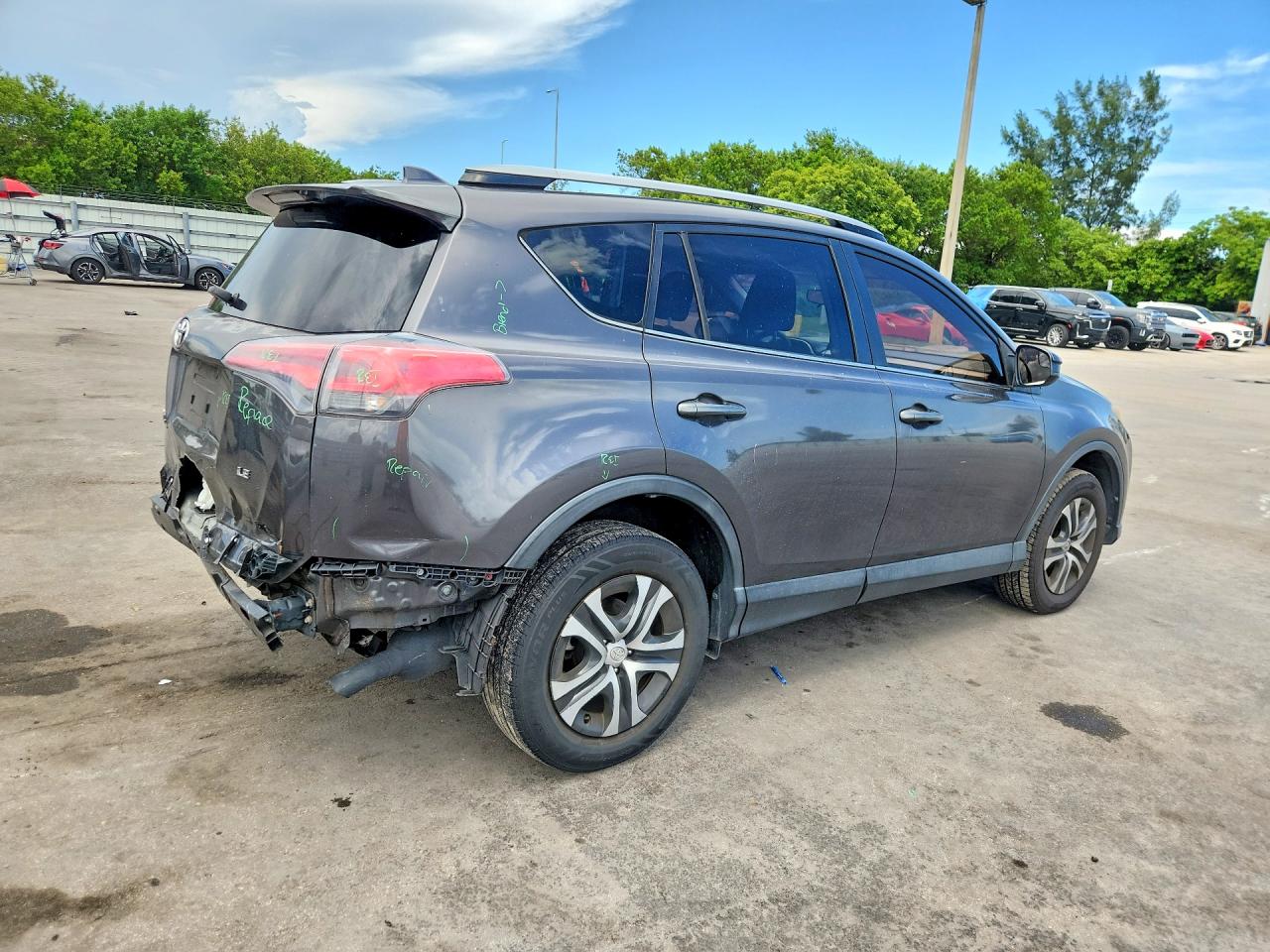 2018 TOYOTA RAV4 LE — снимка 3