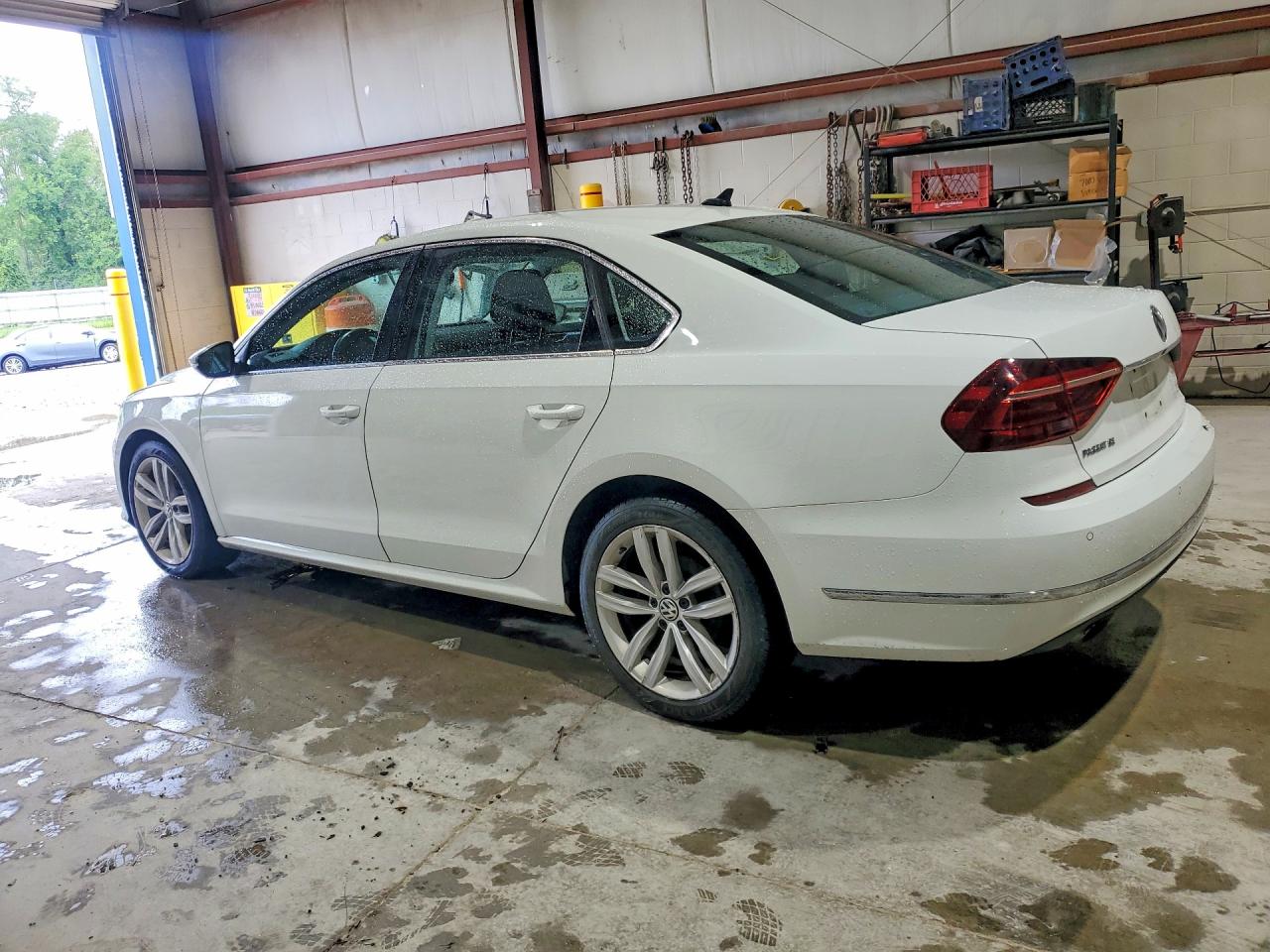 2018 VOLKSWAGEN PASSAT SE — снимка 2