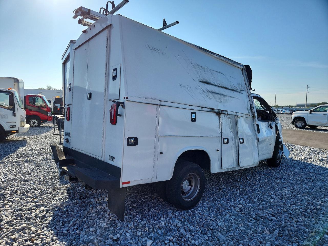2024 CHEVROLET EXPRESS G3500 — снимка 3