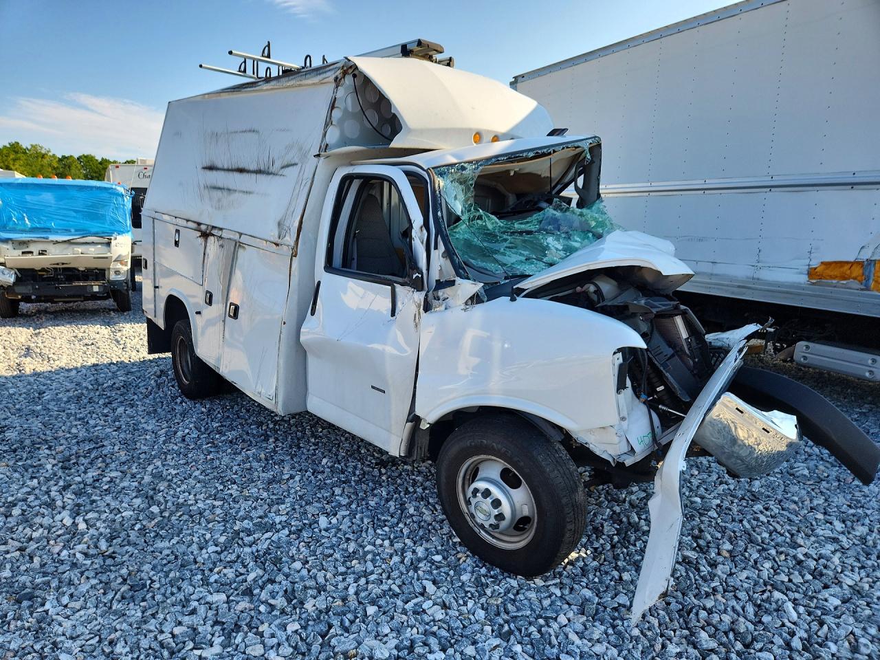 2024 CHEVROLET EXPRESS G3500 — снимка 4