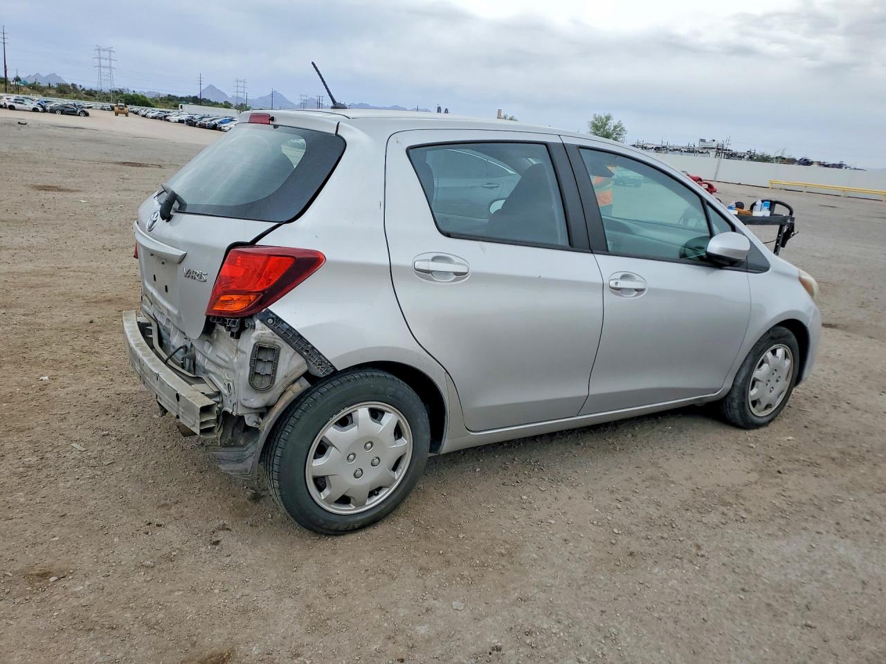 2017 TOYOTA YARIS 5-DOOR L FLEET — снимка 3