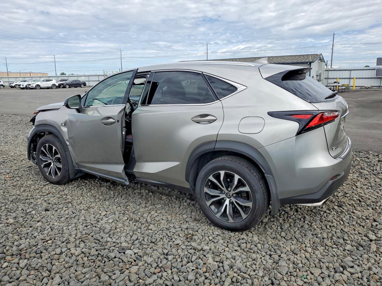 2017 LEXUS NX 200T BASE — снимка 2