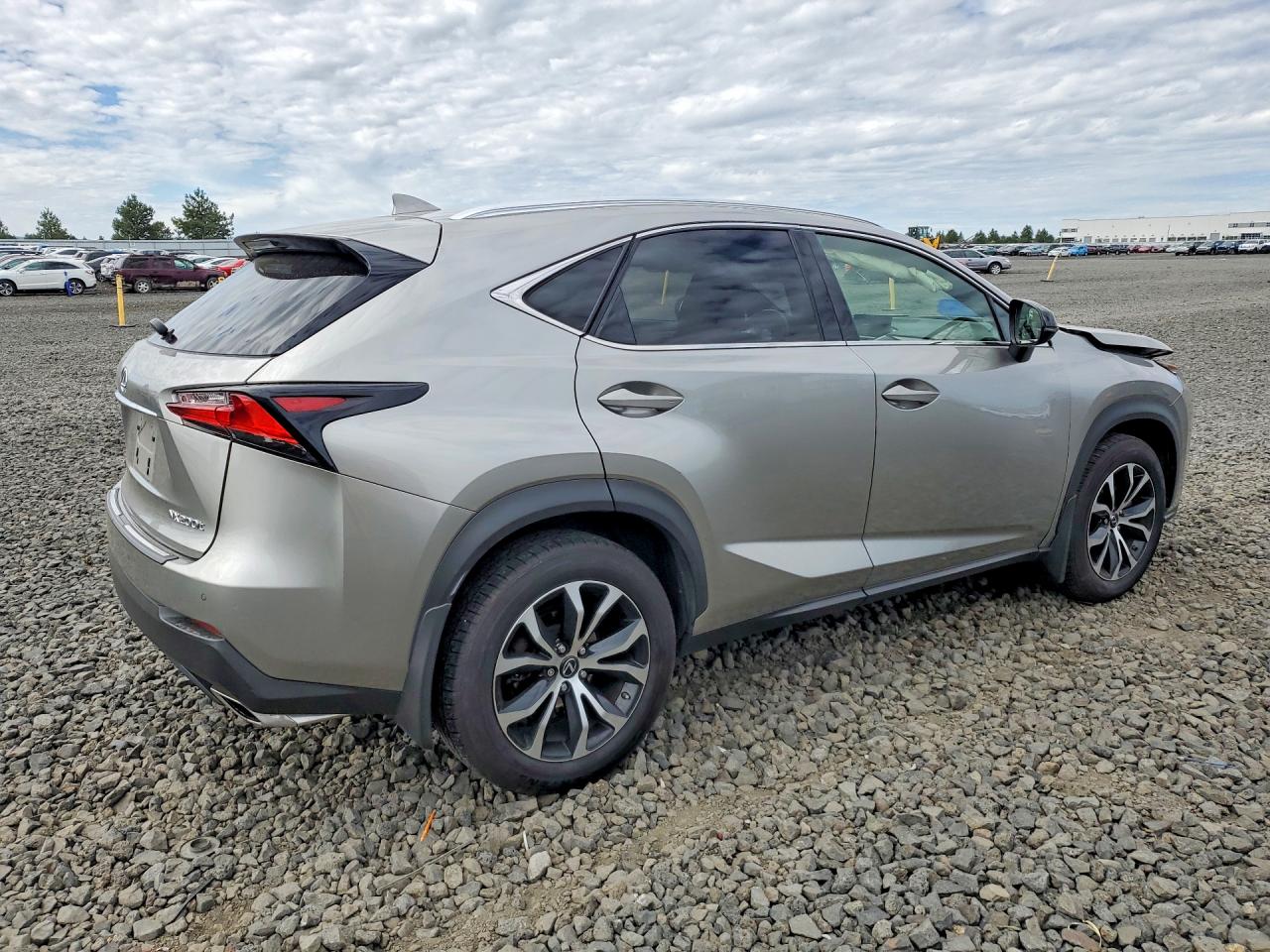 2017 LEXUS NX 200T BASE — снимка 3