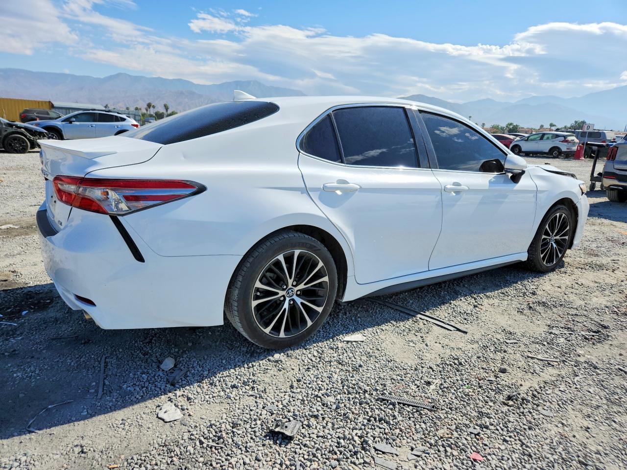 2019 TOYOTA CAMRY SE — снимка 3