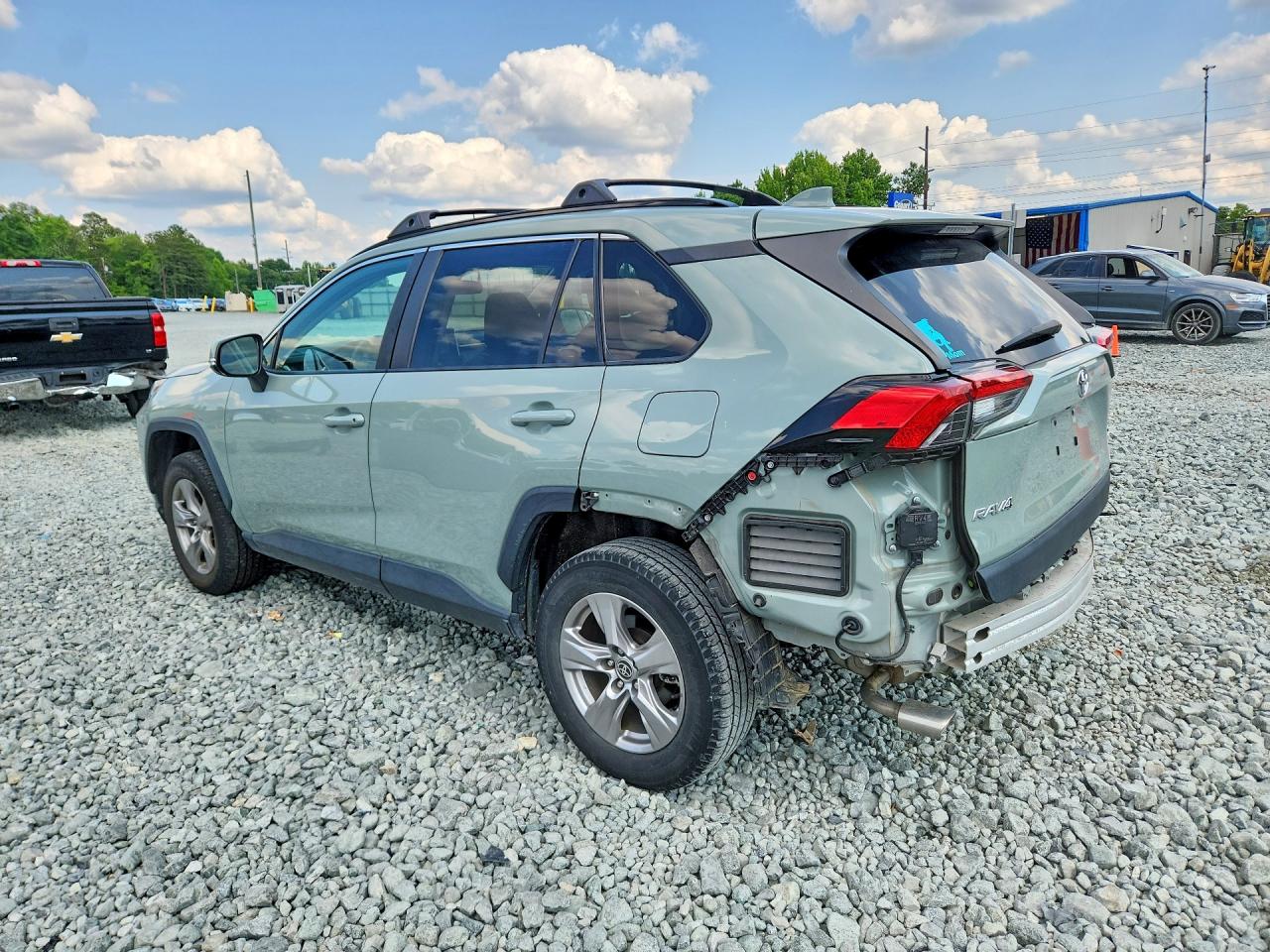 2023 TOYOTA RAV4 XLE — снимка 2