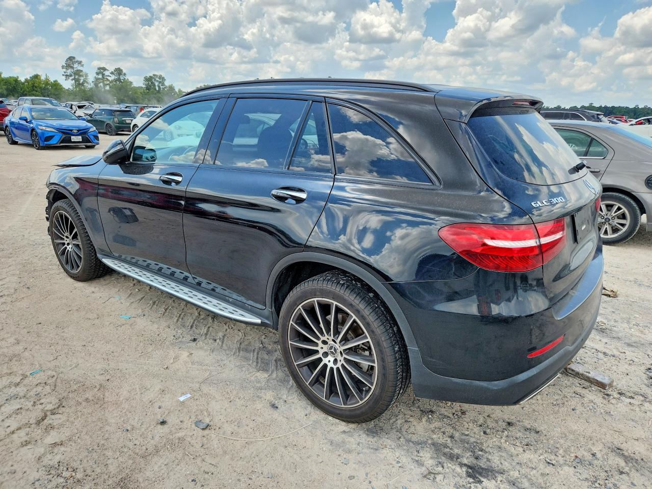 2019 MERCEDES-BENZ GLC 300 — снимка 2