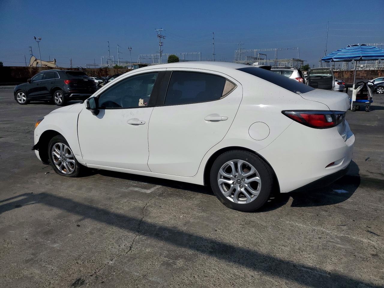 2017 TOYOTA YARIS IA BASE — снимка 2