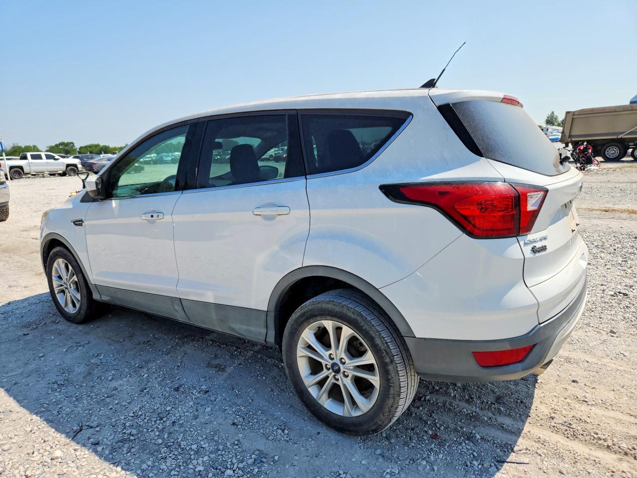 2019 FORD ESCAPE SE — снимка 2