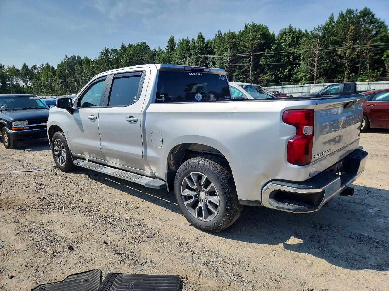 2020 CHEVROLET SILVERADO K1500 LT — снимка 2