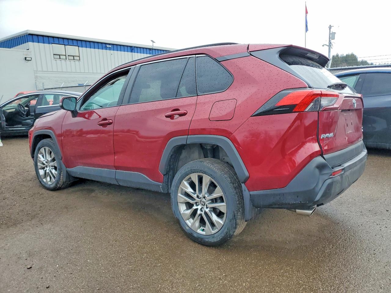 2021 TOYOTA RAV4 XLE — снимка 2
