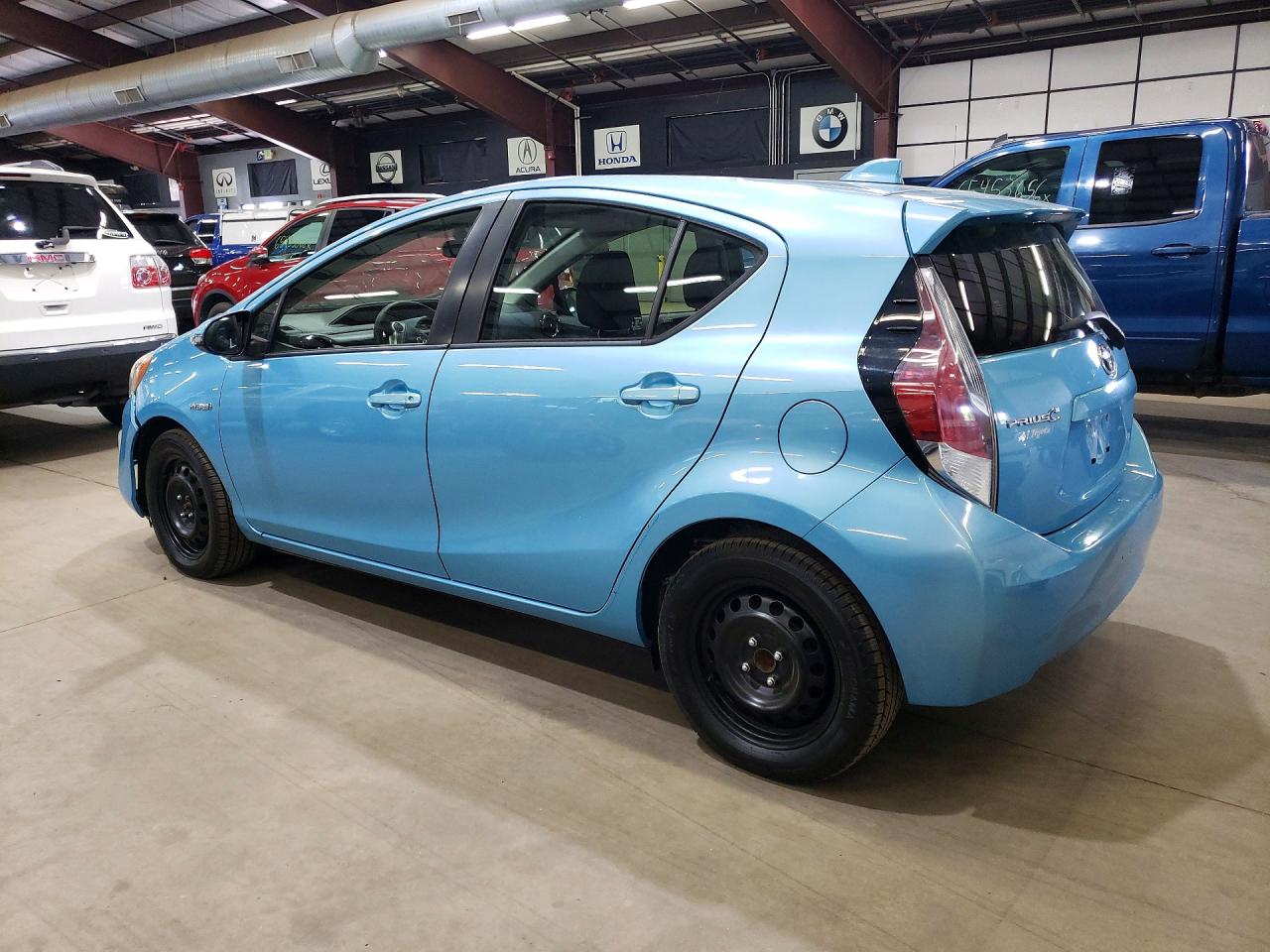 2016 TOYOTA PRIUS C TWO — снимка 2