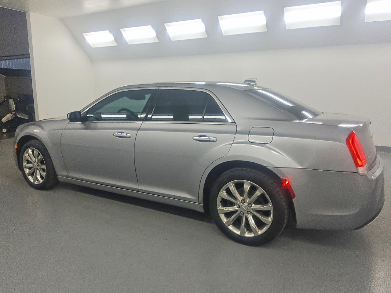 2018 CHRYSLER 300 LIMITED — снимка 2