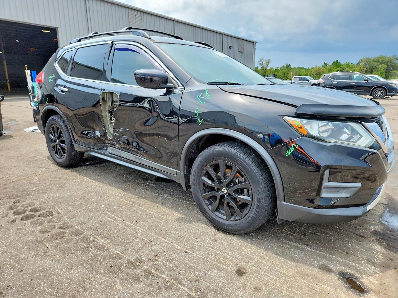 2017 NISSAN ROGUE SV — снимка 4