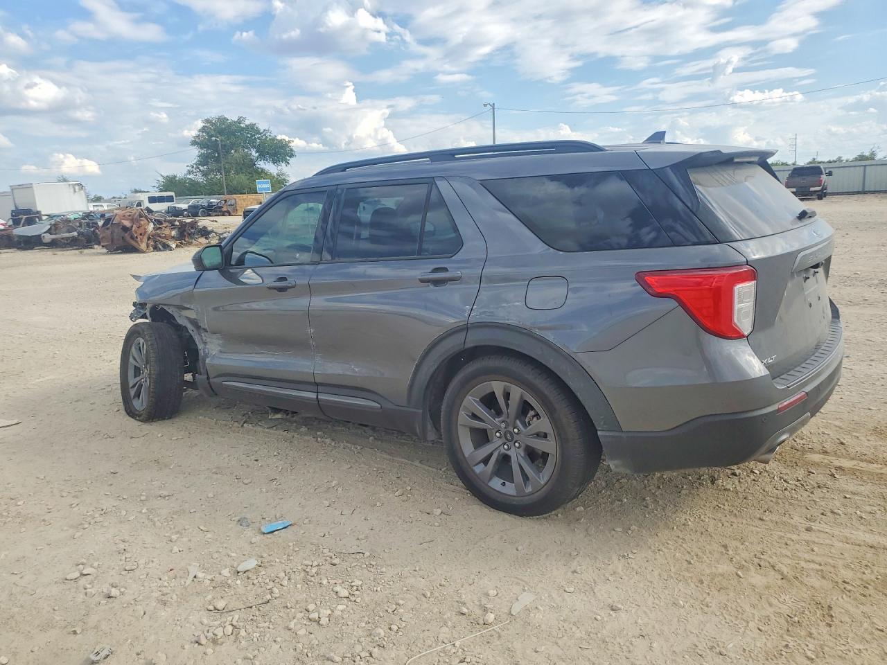 2022 FORD EXPLORER XLT — снимка 2
