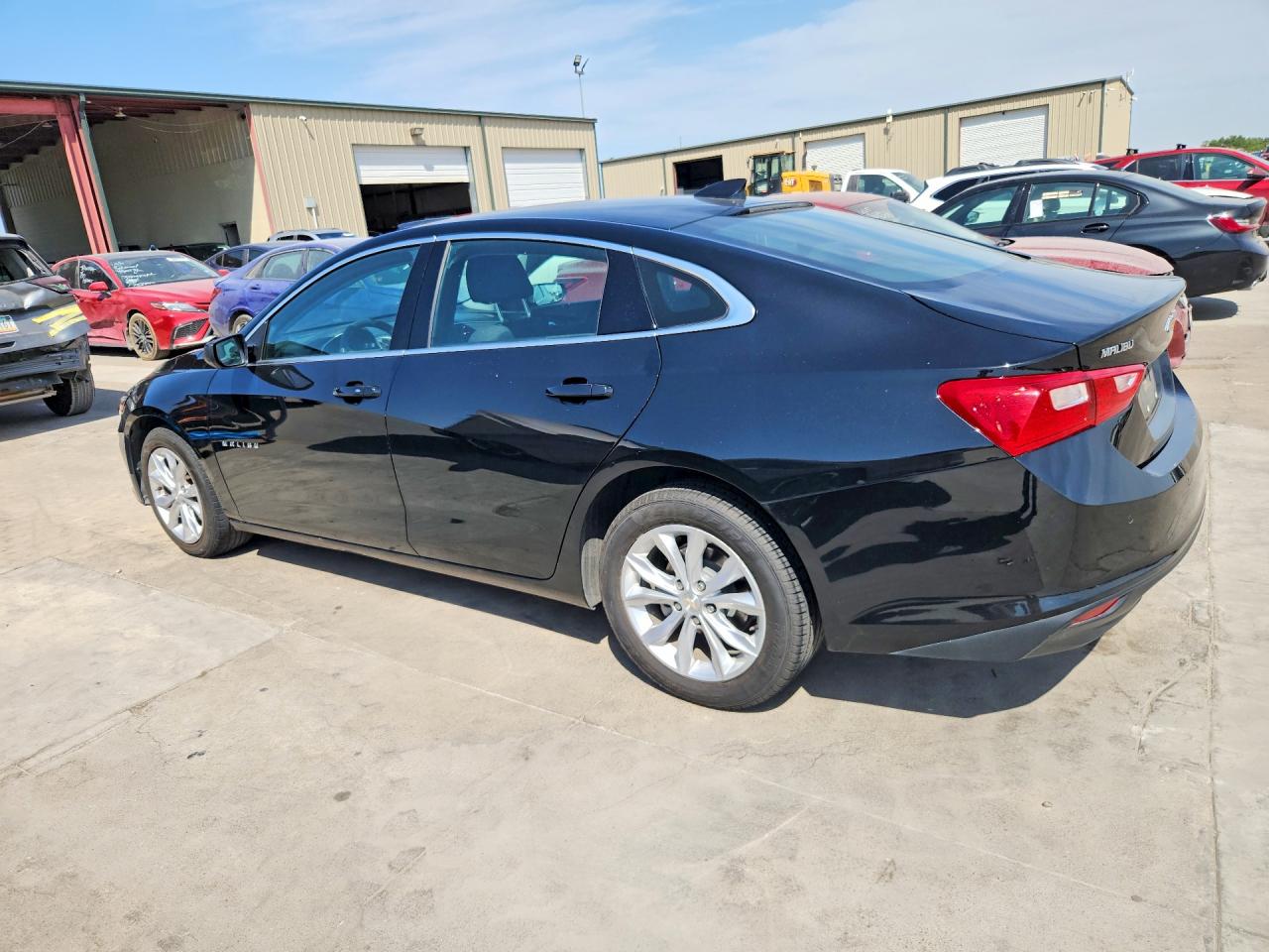 2023 CHEVROLET MALIBU LT — снимка 2