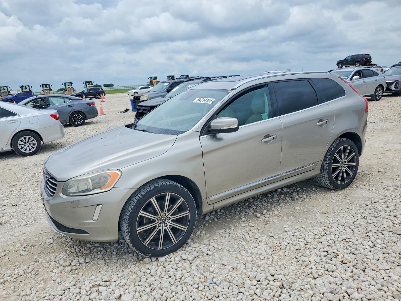 2015 VOLVO XC60 T5 PLATINUM