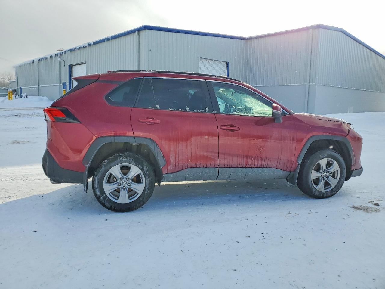 2025 TOYOTA RAV4 XLE — снимка 3