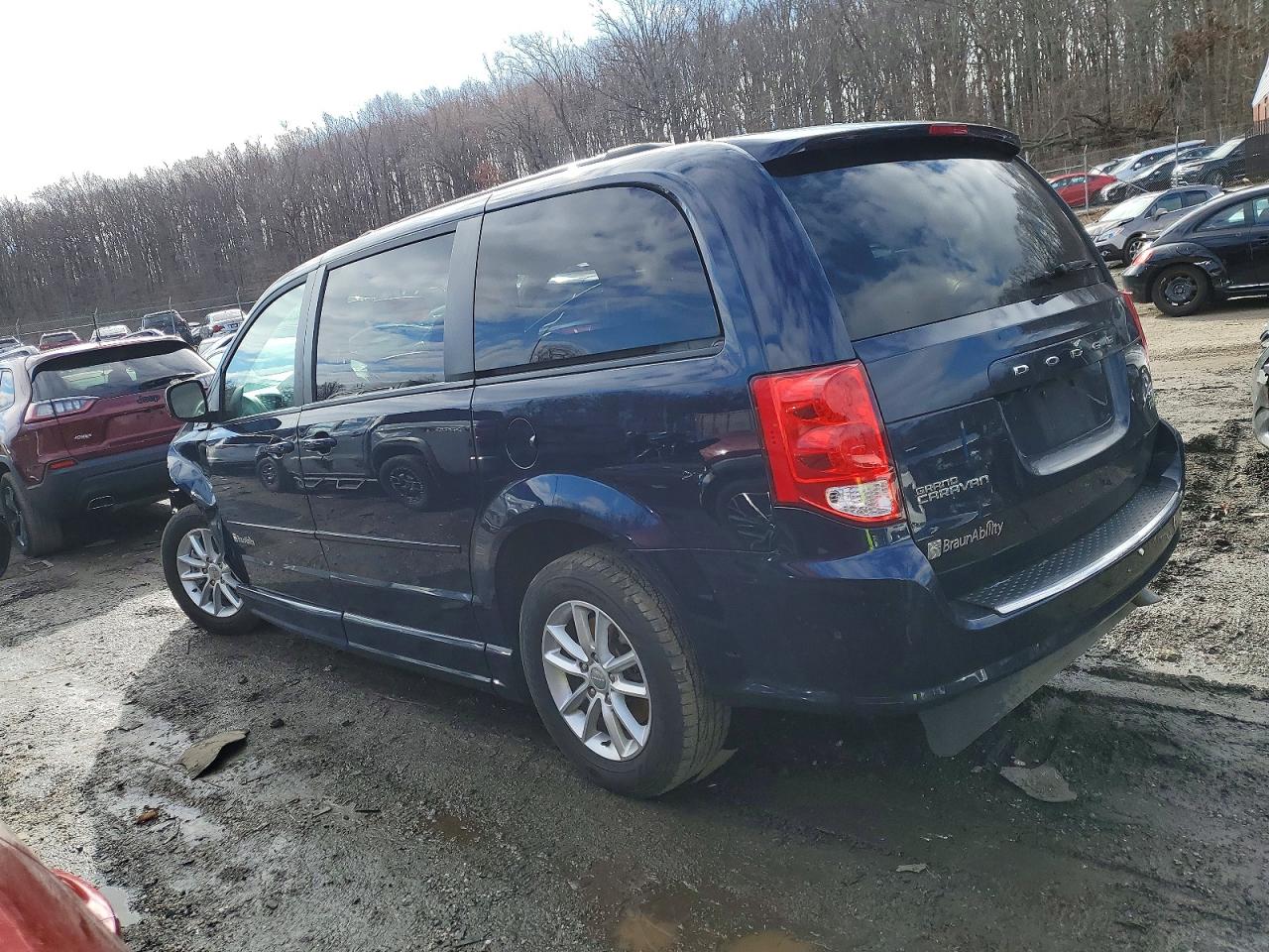 2016 DODGE GRAND CARAVAN SXT — снимка 2