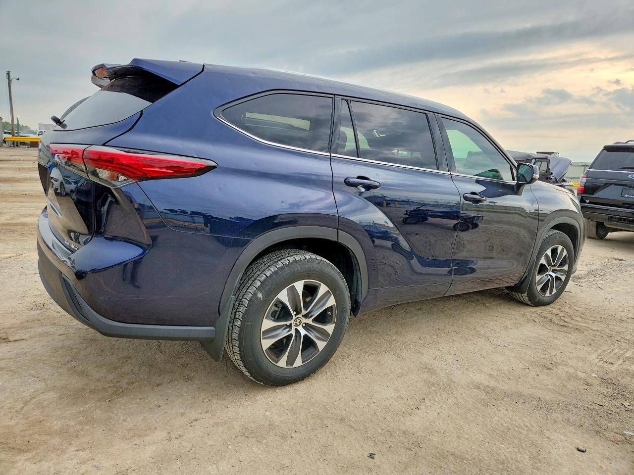 2020 TOYOTA HIGHLANDER XLE — снимка 3