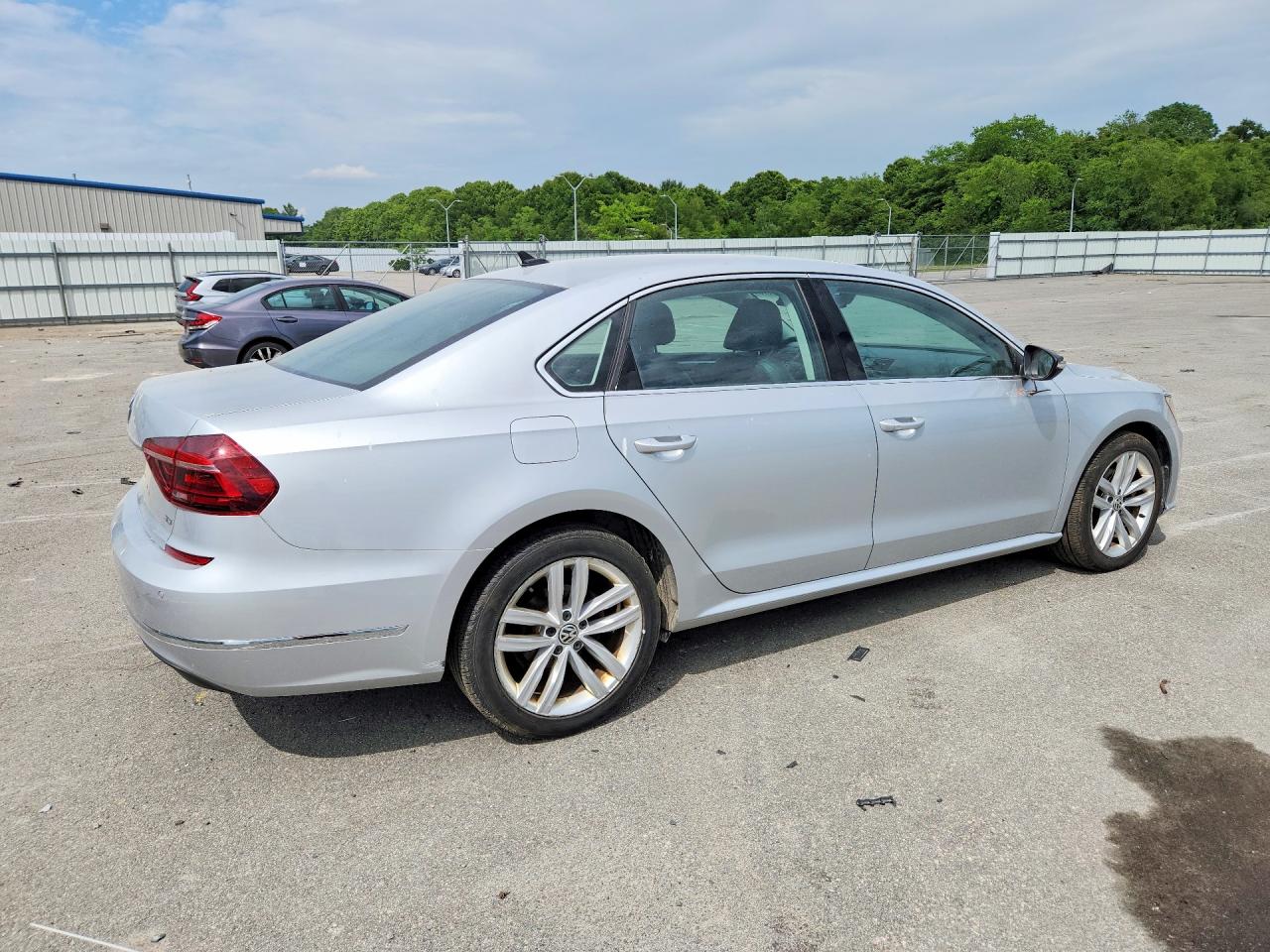 2018 VOLKSWAGEN PASSAT SE — снимка 3