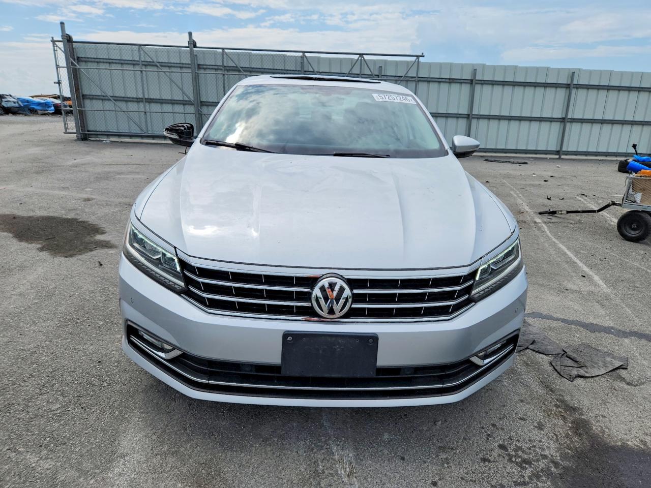 2018 VOLKSWAGEN PASSAT SE — снимка 5