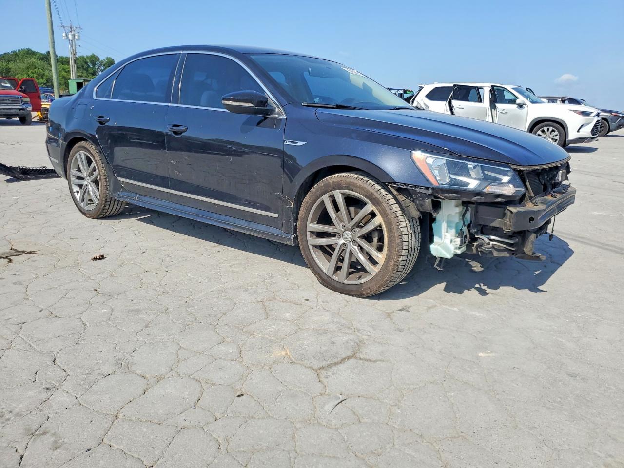 2017 VOLKSWAGEN PASSAT R-LINE — снимка 4