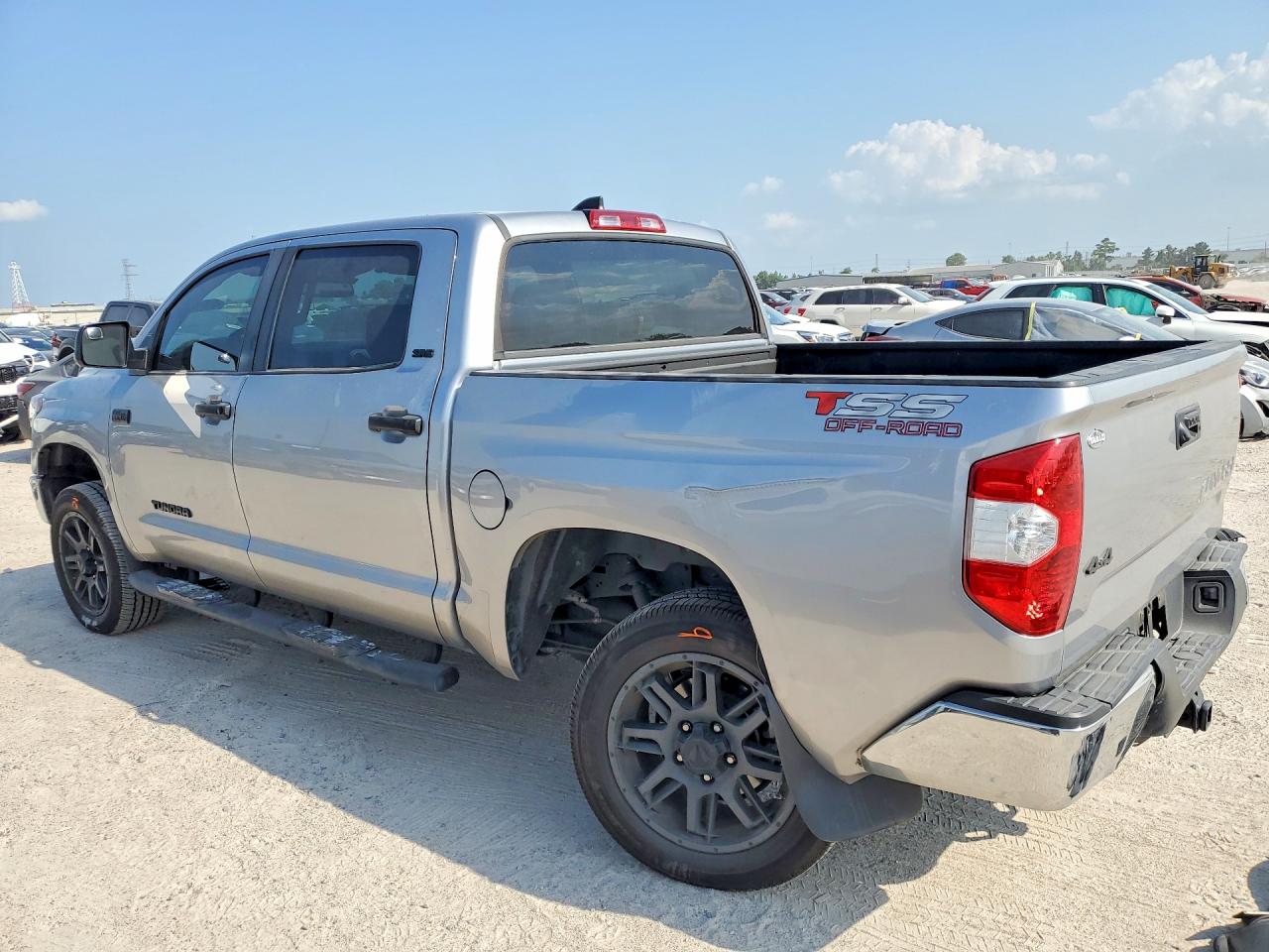 2021 TOYOTA TUNDRA SR5 — снимка 2