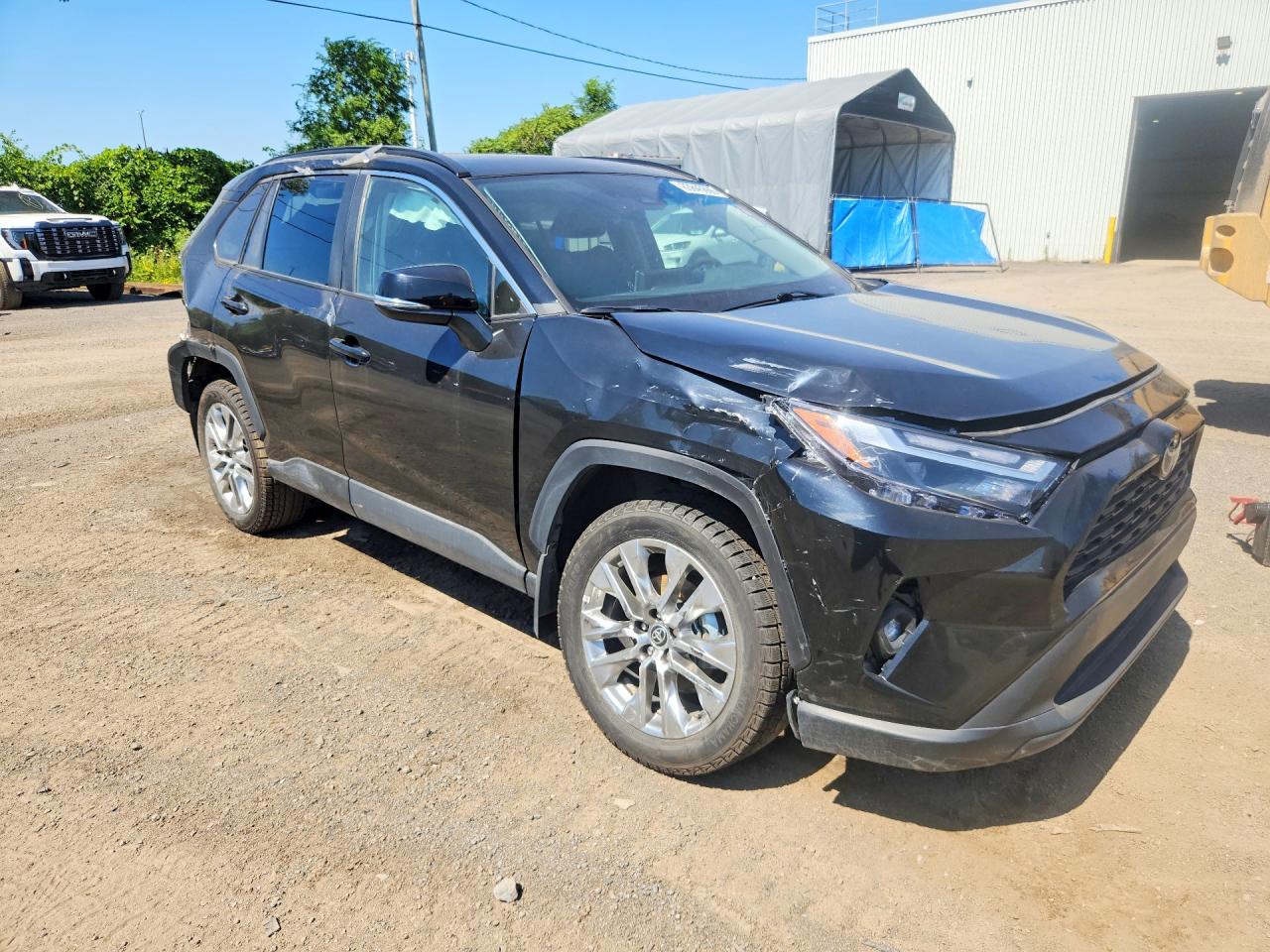 2025 TOYOTA RAV4 XLE — снимка 4