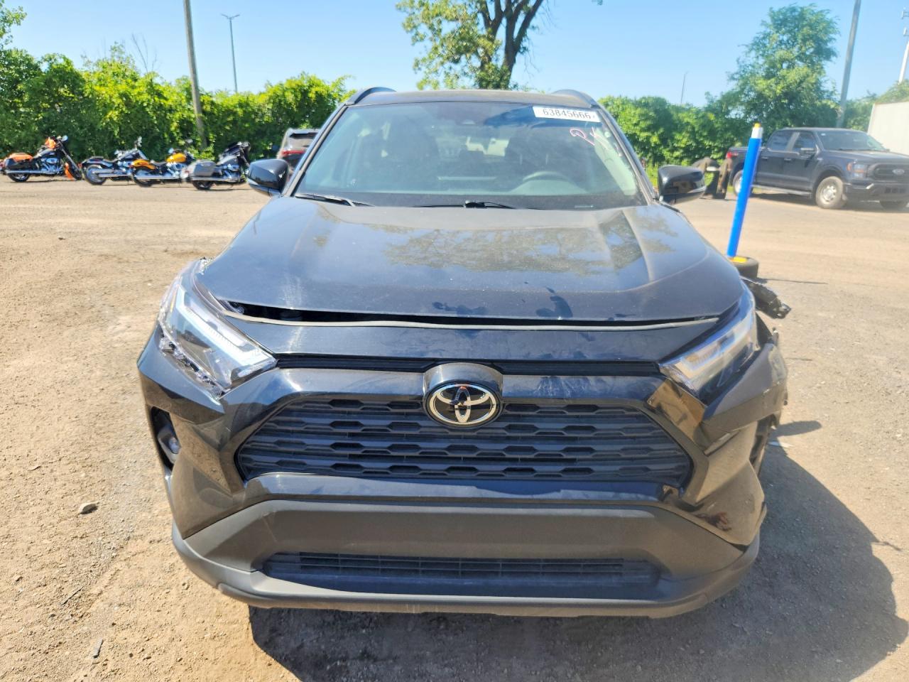 2025 TOYOTA RAV4 XLE — снимка 5