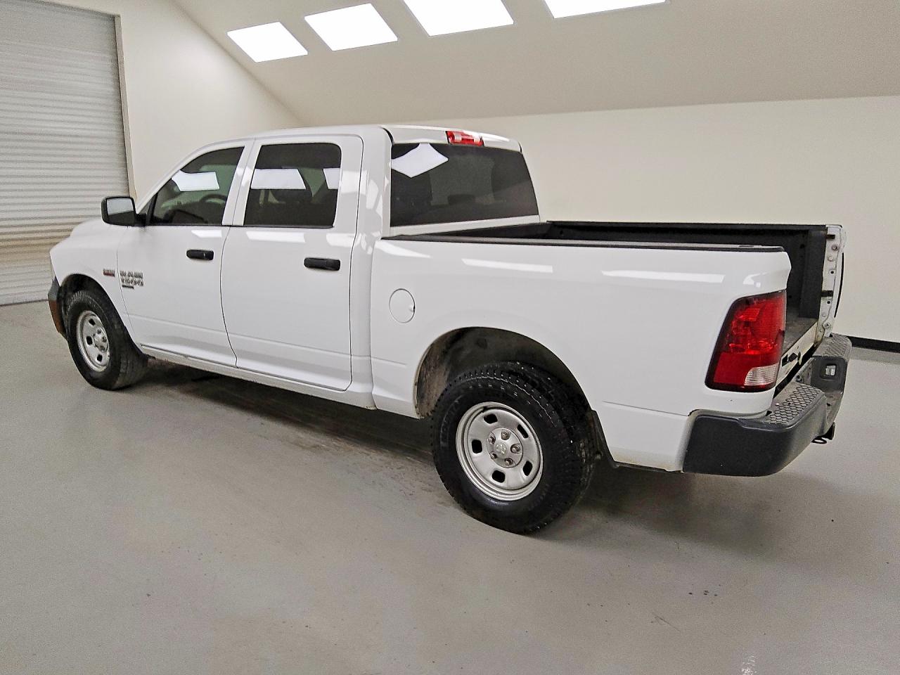 2019 RAM 1500 CLASSIC TRADESMAN — снимка 2