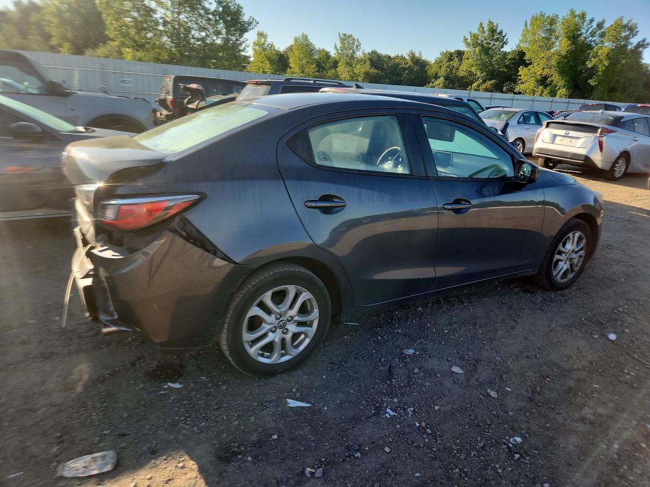2017 TOYOTA YARIS IA BASE — снимка 3