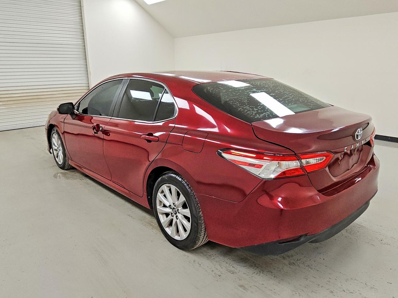 2018 TOYOTA CAMRY LE — снимка 2