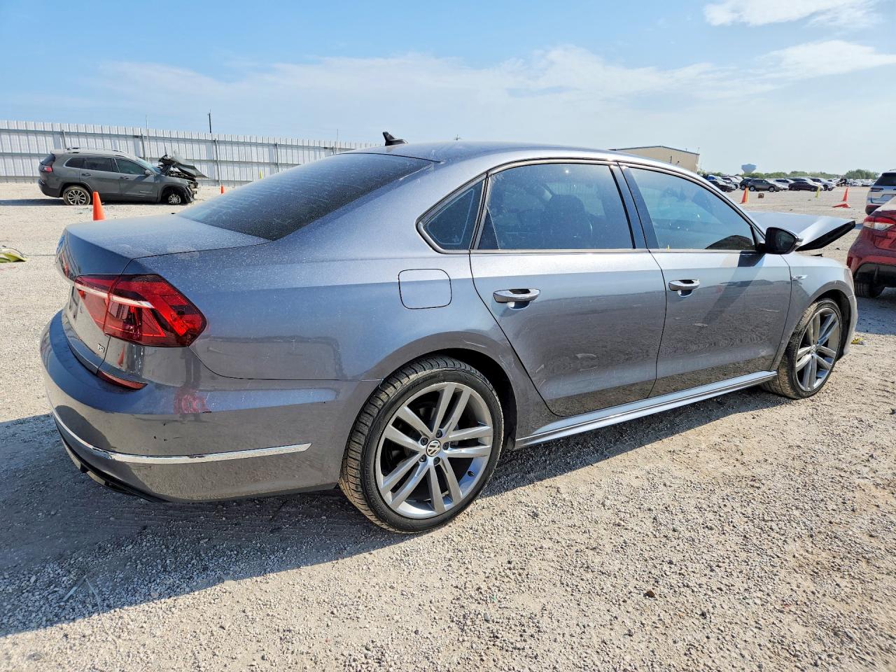 2018 VOLKSWAGEN PASSAT S — снимка 3