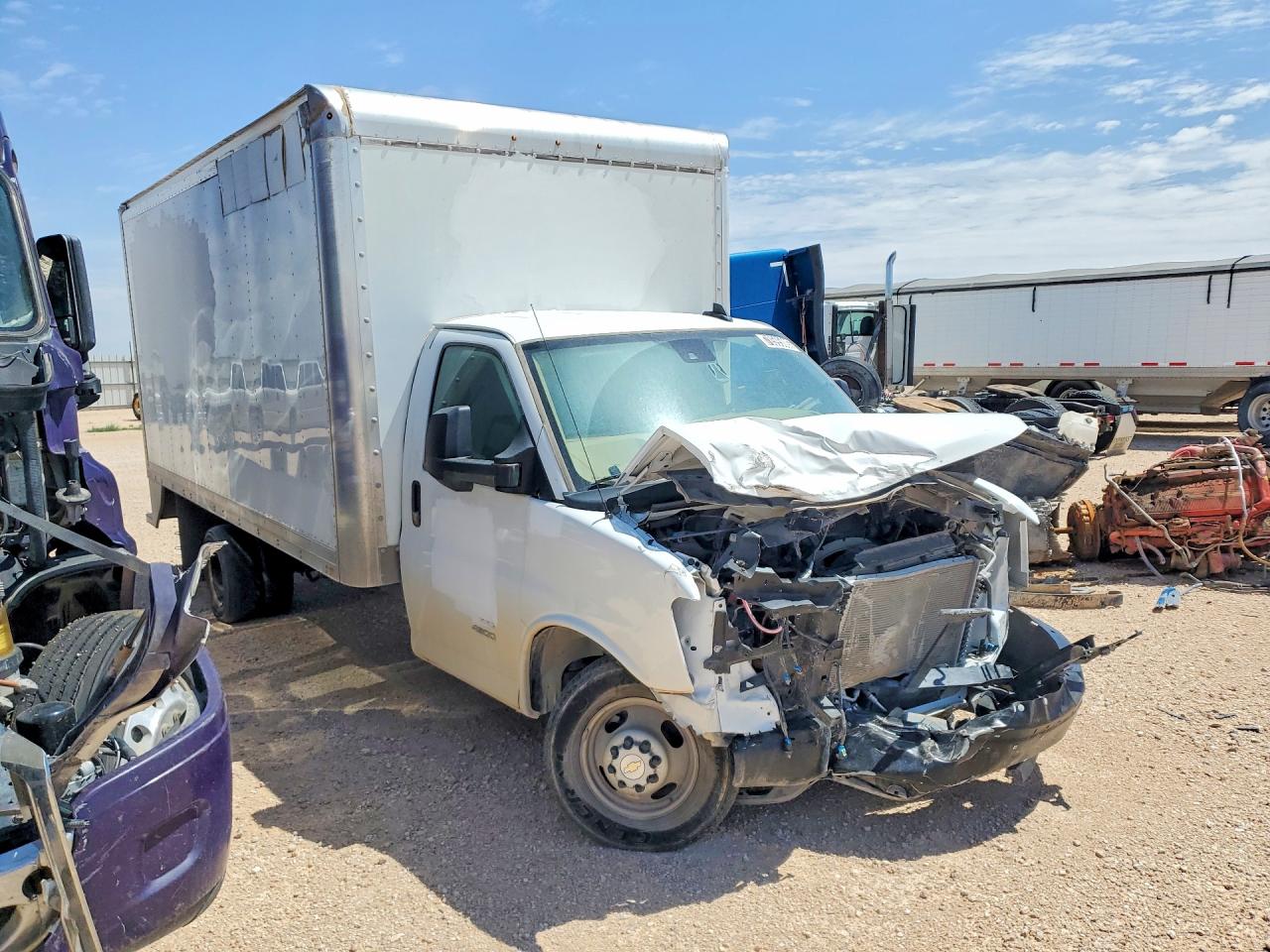 2024 CHEVROLET EXPRESS G4500 — снимка 4