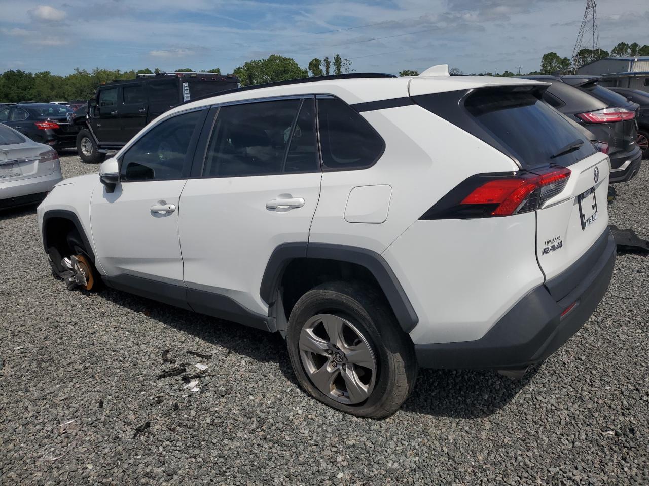 2023 TOYOTA RAV4 XLE — снимка 2