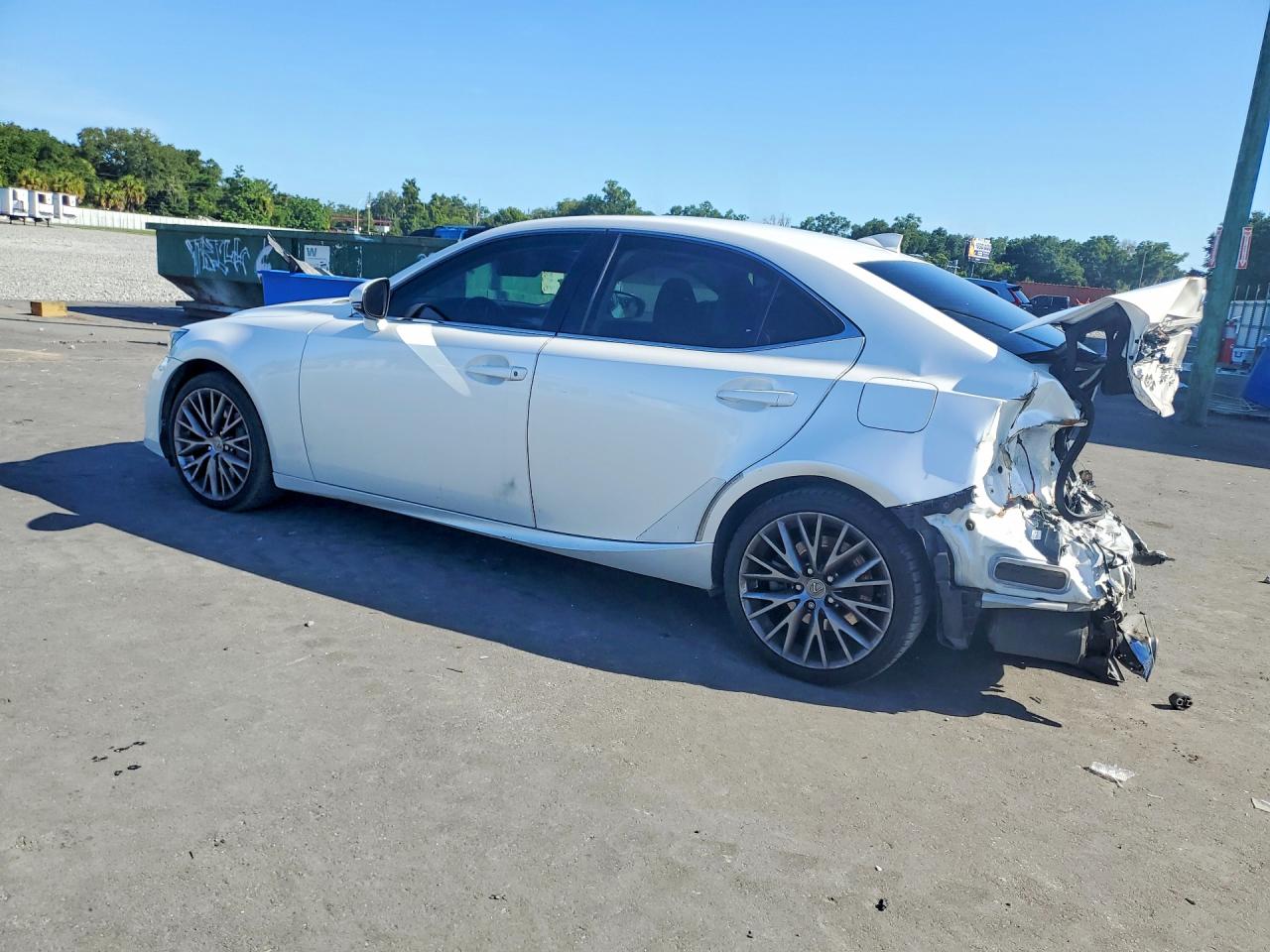 2017 LEXUS IS 200T — снимка 2