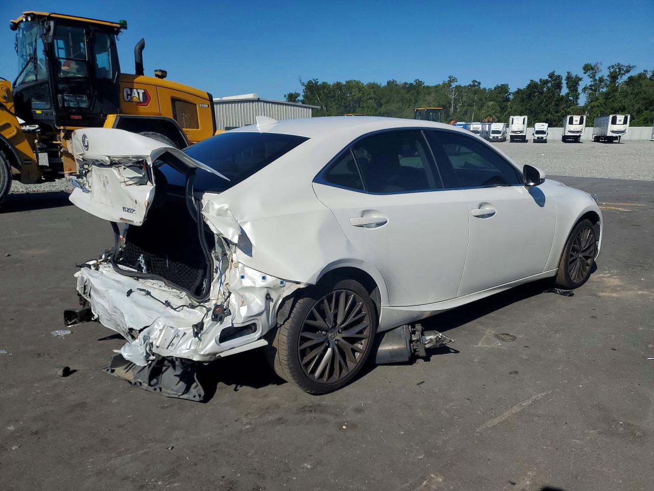 2017 LEXUS IS 200T — снимка 3