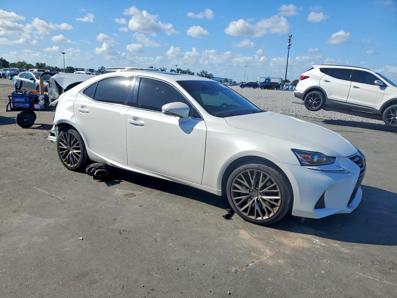 2017 LEXUS IS 200T — снимка 4