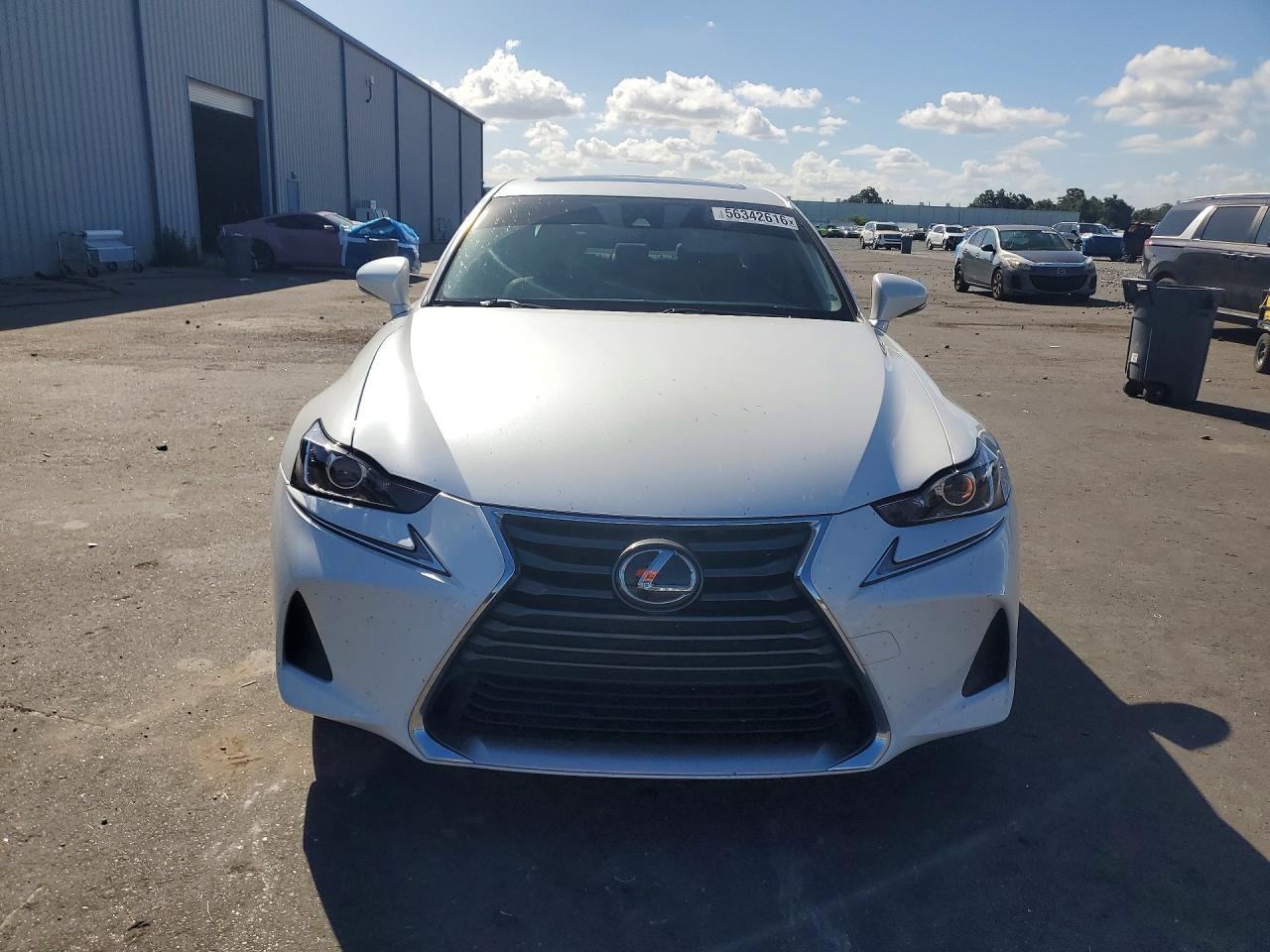 2017 LEXUS IS 200T — снимка 5