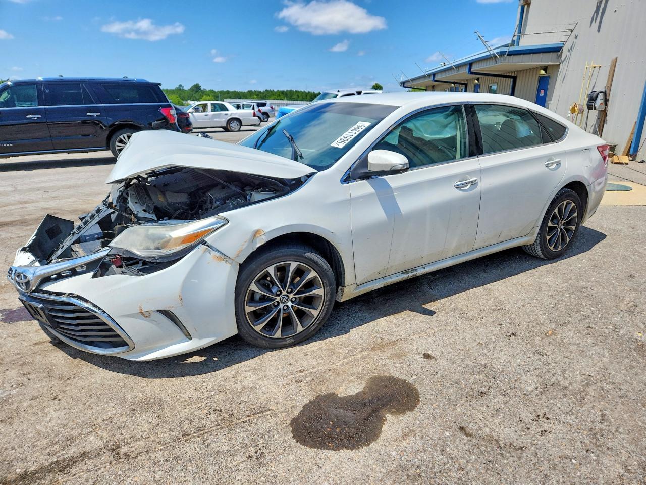 2016 TOYOTA AVALON XLE