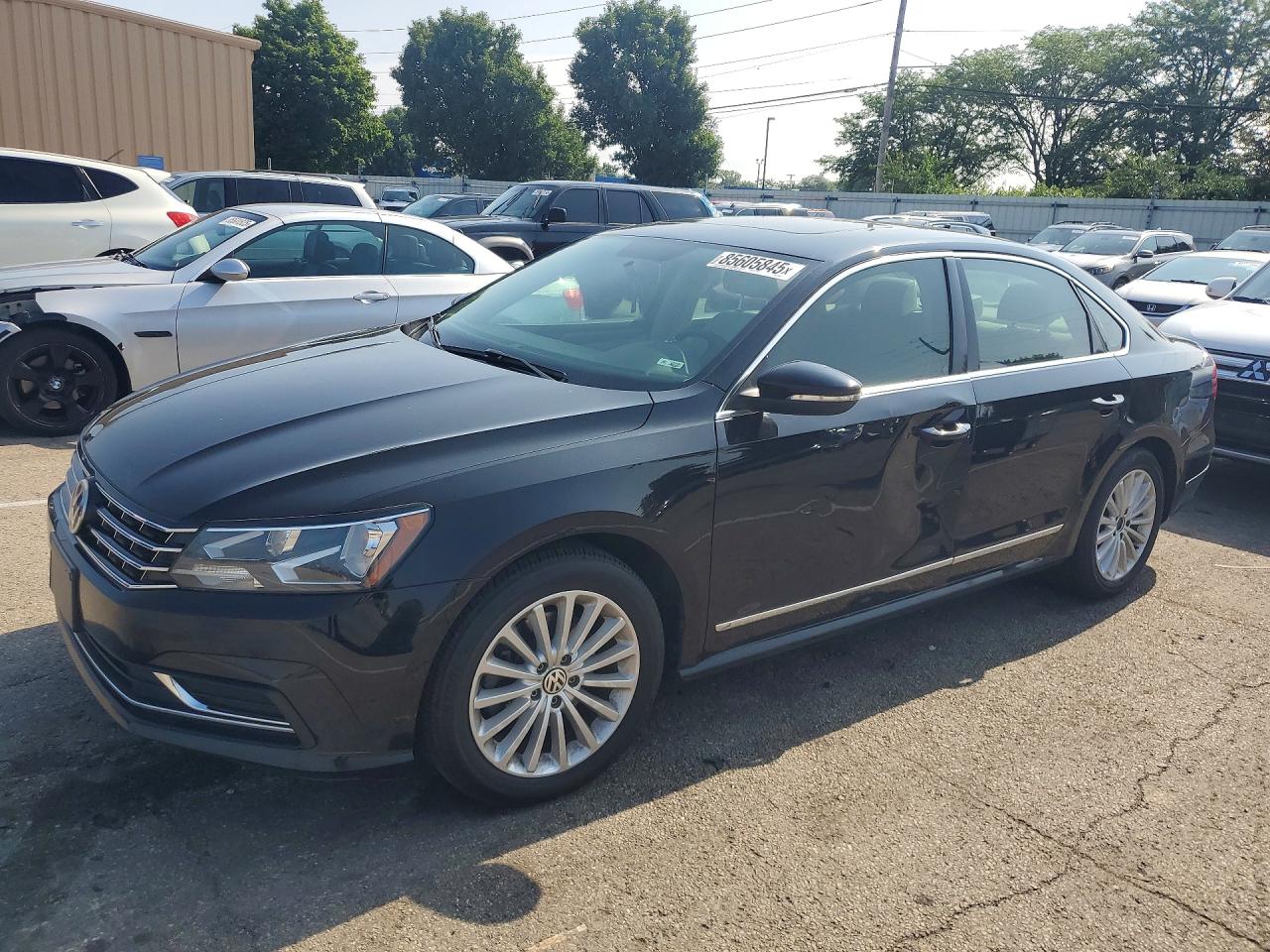 2016 VOLKSWAGEN PASSAT SE